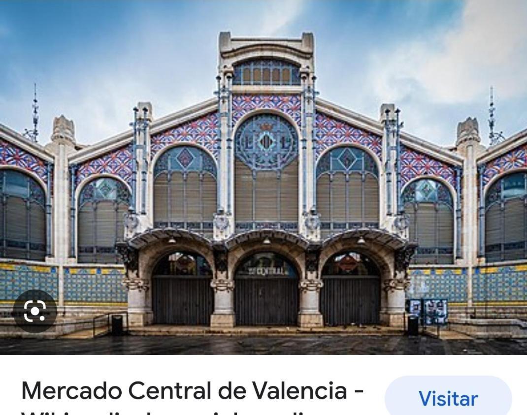 Centro Andando Y Playa Malvarrosa Tranvia Valencia